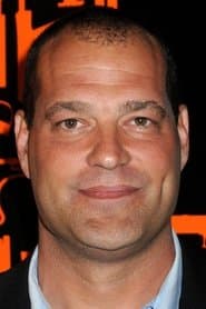 Jeff Chase dans le rôle de Viper