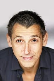 Trent McMullen dans le rôle de Alex