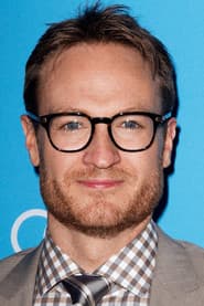 Josh Lawson dans le rôle de Paul