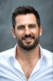 Radek Jonak dans le rôle de Mr. Suit
