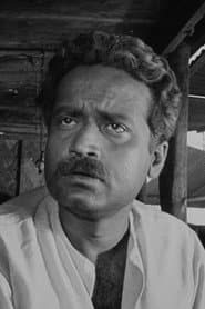Gyanesh Mukhopadhyay as Father