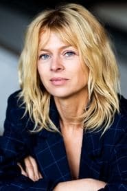 Isabell Gerschke في دور Sylvia Matthes