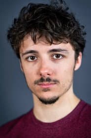 Simon Royer في دور Louis