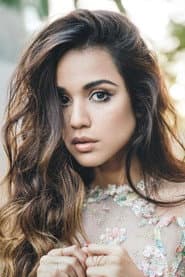 Summer Bishil dans le rôle de Taslima Jahangir
