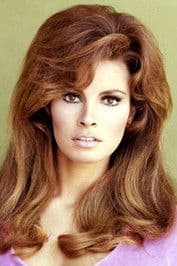Raquel Welch في دور Alice Wood