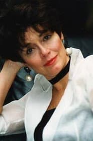 Kathleen Barr dans le rôle de Serafina / Bertie (voice)