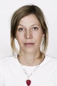 Jule Böwe في دور Mutter der Zwillinge