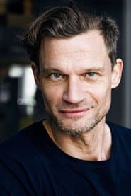 Nicolai Borger dans le rôle de Vater