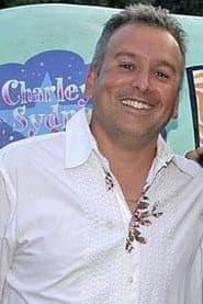 Victor Serfaty dans le rôle de Ed Warren