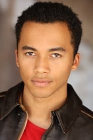 Raymond Cham Jr. dans le rôle de Chris
