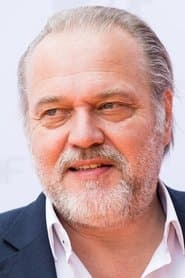 Jan-Gregor Kremp dans le rôle de Eckhard König