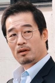 Sin Seong-hoon dans le rôle de President Choi (최사장)