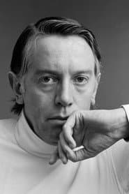 Kenneth Tynan في دور Self - Interviewer