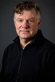 Chris Becker as Henrik