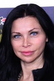Sofia Shinas في دور Gina
