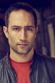 Gary Lee Mahmoud في دور Doctor