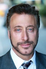 Anthony Grasso dans le rôle de Diner Manager