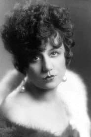 Germaine De Neel dans le rôle de French Sadie