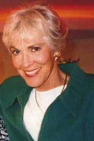 Marlene Aragon dans le rôle de Synergy / Countess Danielle DeVoison (voice)