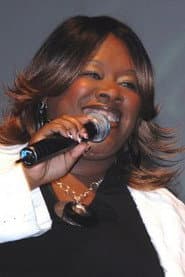 Hildia Campbell dans le rôle de Self (Background Vocals)