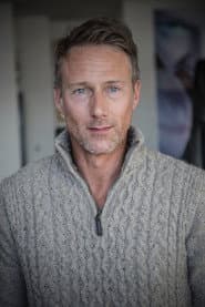 Anthony Dowding في دور Man in Bar