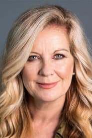 Amanda Benson في دور Mum