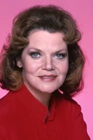 Eileen Brennan dans le rôle de Sister Margaret