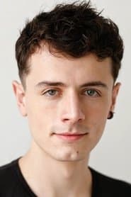 Carlo Basabe dans le rôle de Carlos Alazraki