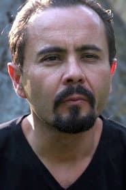 Hugo Montoya dans le rôle de Elver Gonzalez