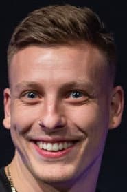 Felix Lobrecht dans le rôle de Self