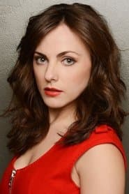 Georgina Reilly في دور Lesley