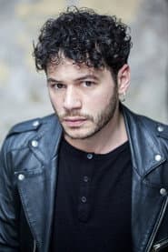 Emanuele Vicorito dans le rôle de Babbà da giovane