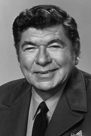 Claude Akins في دور Earl Sylvester