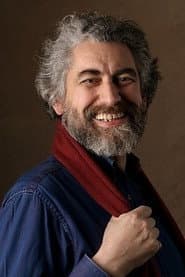 Daniele Formica as Akim, il segretario dello Sceicco