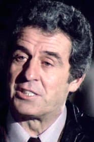Raniero Dorascenzi dans le rôle de Man at Night Club (uncredited)
