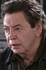 Frank Gallacher dans le rôle de Duncan White