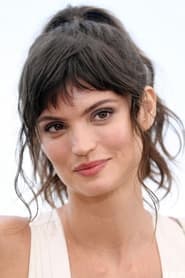 Charlbi Dean as Yaya