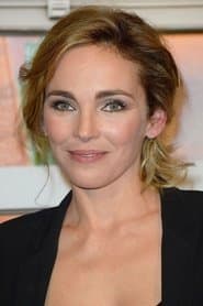 Claire Keim في دور Laura