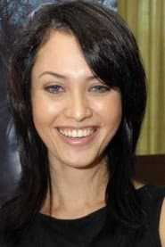 Laura Antoinette في دور DJ Iren
