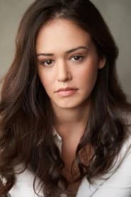 Kaylee Kaneshiro dans le rôle de Tanya Saunders