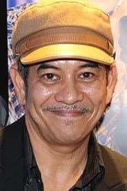 Usop Wilcha dans le rôle de Bro Khalid
