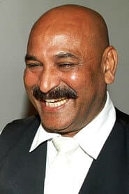 Ashok Banthia dans le rôle de Lambardar