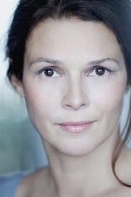 Delphine Forest dans le rôle de Inna