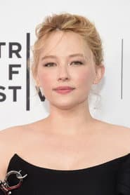 Haley Bennett dans le rôle de Estelle