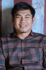 Deni Saputra في دور Broto