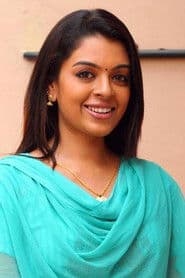 Radhika dans le rôle de Archana Shankar