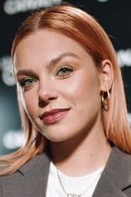 Vanessa Aleksander dans le rôle de Monika