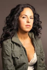 Erika Sabel Flores as Esperanza Quinto