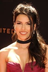 Sofia Pernas dans le rôle de Elena
