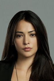 Natalie Martinez dans le rôle de Natalie Barrow